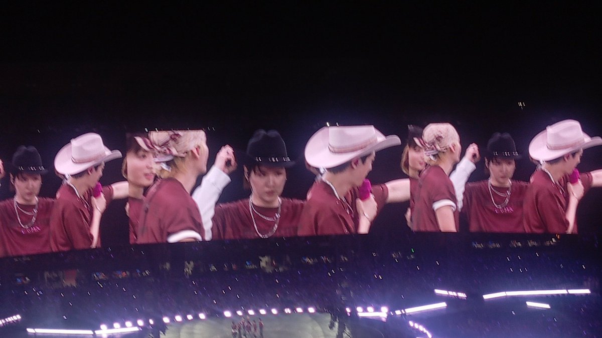 hopeksjoon's tweet photo. .･Hay días que merecen toda una vida de espera, y este fue uno de ellos. .･ ♡
Hubo momentos en los que sentí que ya no podía más y su música y cariño me impulsaron a seguir Gracias por regalarme una experiencia tan especial, la llevaré en mi corazón siempre
Los amo💗 @BTS_twt https://t.co/KVeckR7oY8