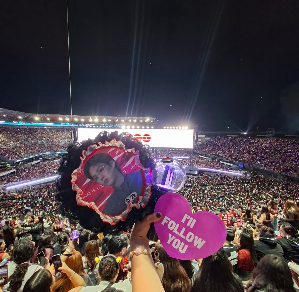 hopeksjoon's tweet photo. .･Hay días que merecen toda una vida de espera, y este fue uno de ellos. .･ ♡
Hubo momentos en los que sentí que ya no podía más y su música y cariño me impulsaron a seguir Gracias por regalarme una experiencia tan especial, la llevaré en mi corazón siempre
Los amo💗 @BTS_twt https://t.co/KVeckR7oY8