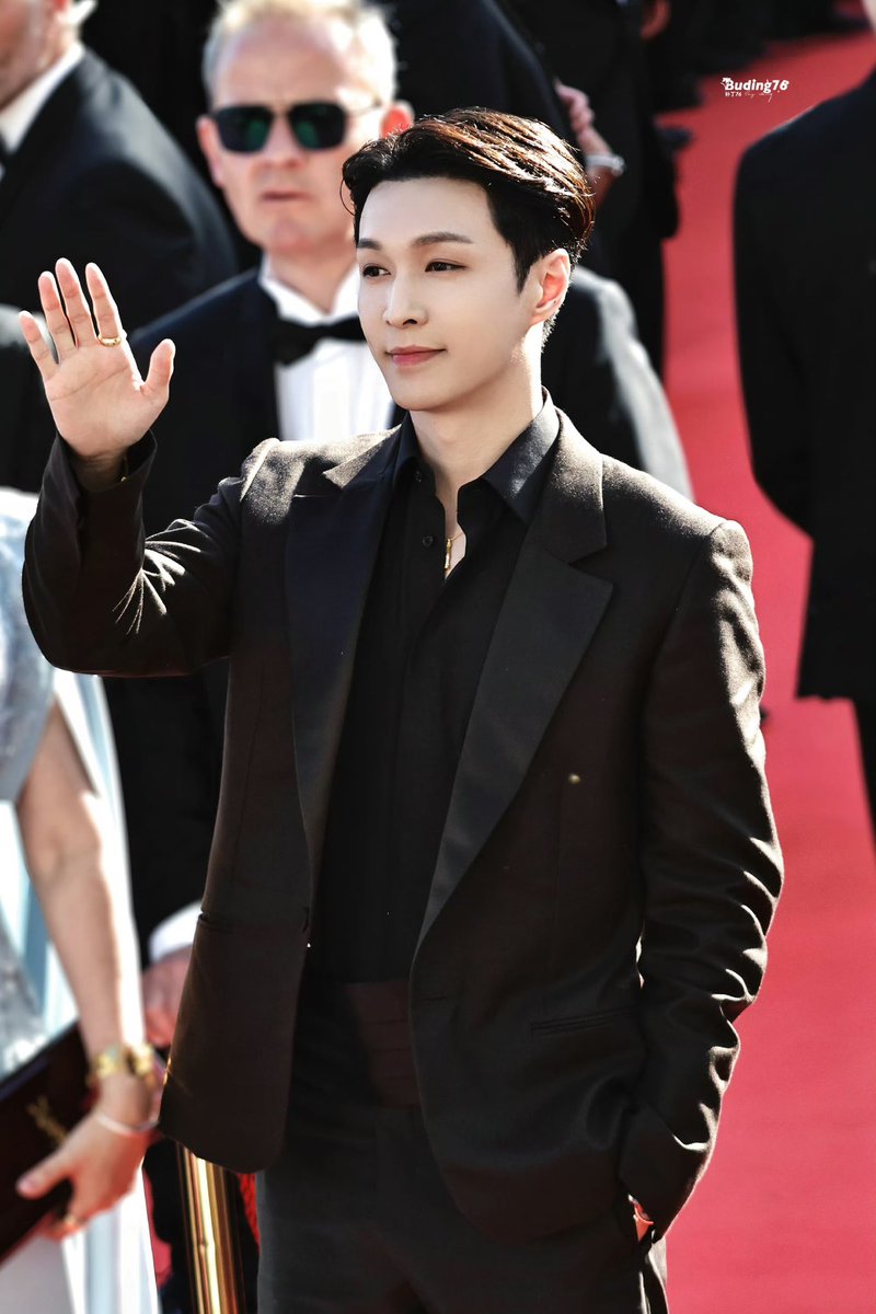 mv1007xing's tweet photo. 🥹🤌 quá đỉnh
 #LAY_Cannes2026 https://t.co/vV8e8ZZMX1