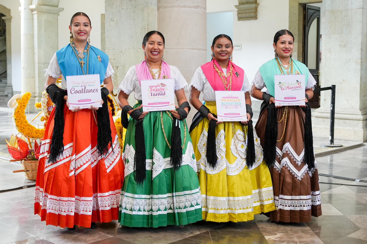 salomonj's tweet photo. ¡Con mucha emoción y alegría les presentamos la #Guelaguetza2026 y todo lo que hemos planeado para ustedes! 🙌🏽

Este julio disfrutaremos de convites, expoferias gastronómicas, calendas culturales y de nuestro tradicional #LunesDelCerro y su Octava, para celebrar juntas y juntos la grandeza del #CorazónCulturalDeMéxico.

Vayan apartando las fechas y prepárense para vivir nuestra máxima fiesta. 🎉
