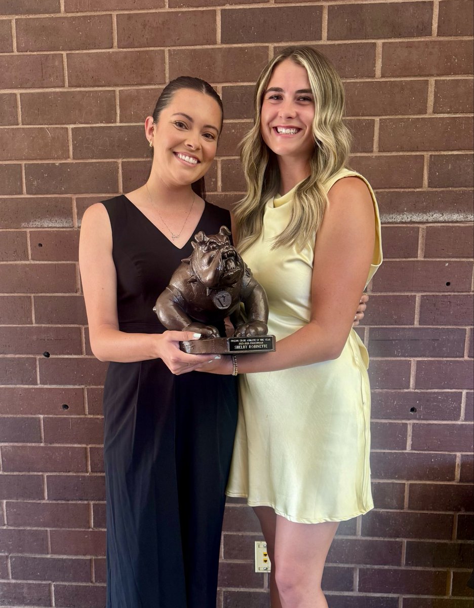 ___saavvv's tweet photo. I love being a football SID, but I also love being an SID to other sports

Truly two of the most impressive student-athletes I’ve had the honor of working with. Shelby &amp; Hailey are so deserving of every honor they’ve received in their careers. Truly Bulldog Born &amp; Bulldog Bred 🐾 https://t.co/pueeIZLKJX