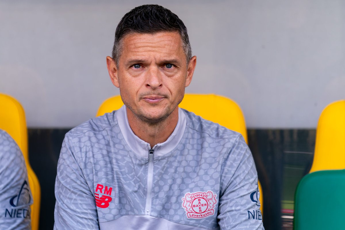 oranjefussball's tweet photo. Paul #Simonis wird laut "Algemeen Dagblad" nicht Nachfolger von Maurice Steijn bei #SpartaRotterdam, da keine Einigung mit dem #VfLWolfsburg über eine Vertragsauflösung erzielt wurde. Stattdessen rückt Rogier #Meijer von #Bayer04 (Co-Trainer) als Top-Kandidat in den Fokus. https://t.co/vXeFsH6fgU