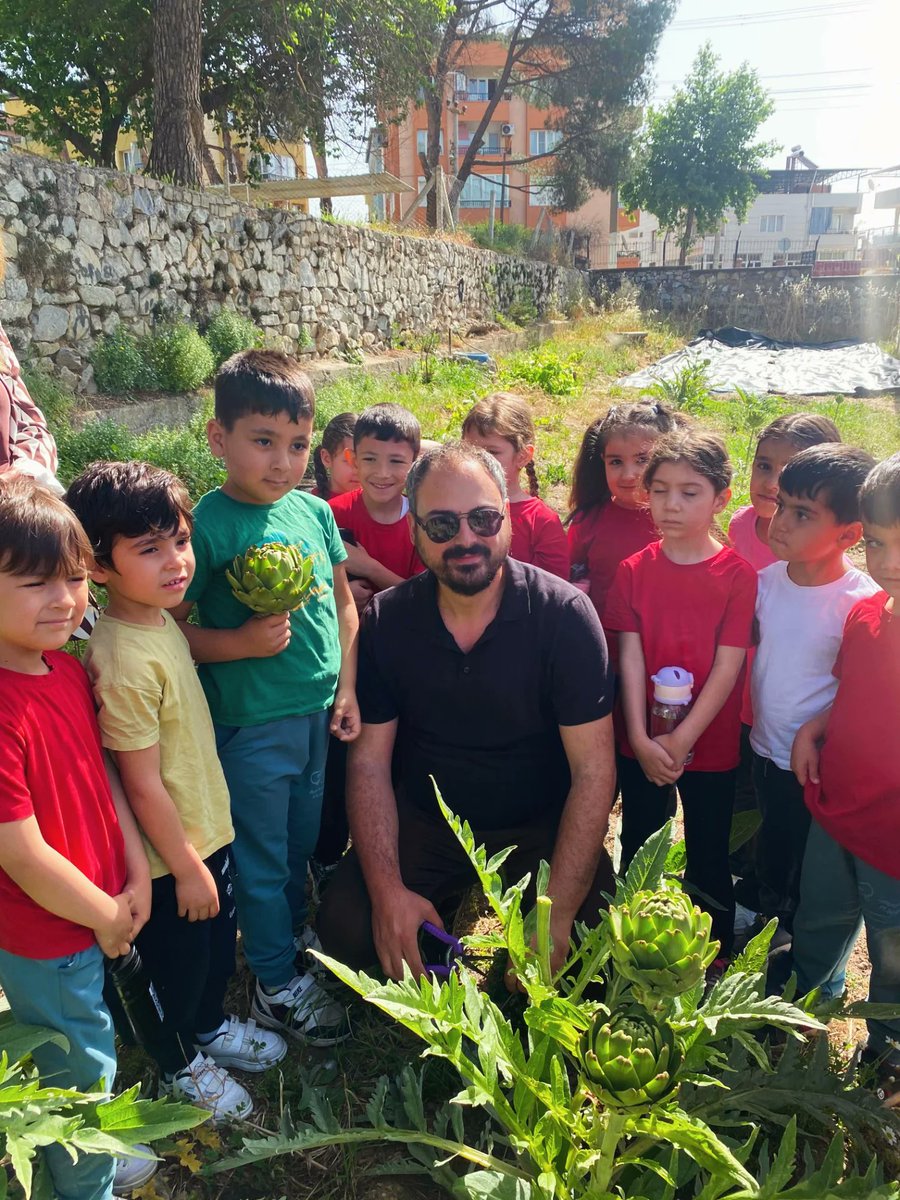 atcaataturkilk1's tweet photo. 📌 Minik üreticilerimiz, minik çiftçilerimiz Atça Şehit Ufuk Demirkıran MTAL'nde "Çiftçi Çocuk Atölyesi" etkinliğine katıldılar. 

@tcmeb
@mehmetyigitmem 
@Aydin_MEM
@MehmetMadran09 
@SultanhisarMEM
@AtcaSUDMTAL
#TürkiyeYüzyılıMaarifModeli https://t.co/jUXd78b0xC