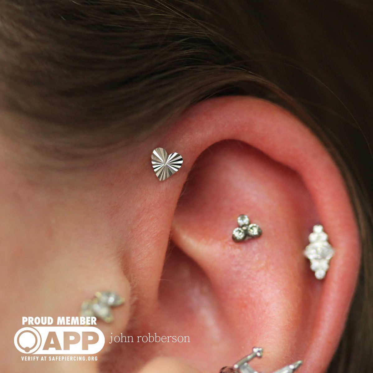 johnny3p0's tweet photo. Forward helix piercing https://t.co/DGfq9H0GA8