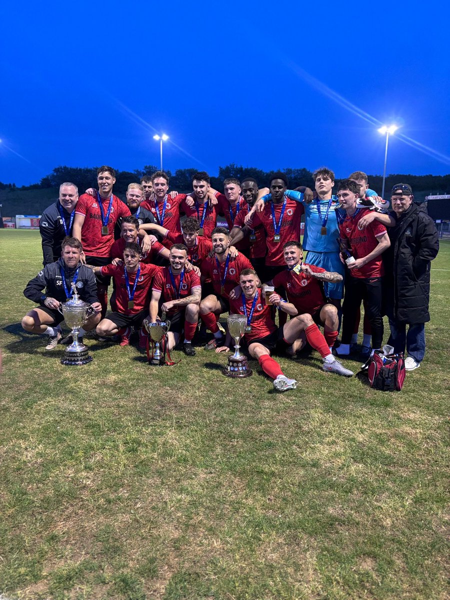 LukeJClemenson's tweet photo. 25/26 season done, double winners again! 🏆❤️🖤 https://t.co/RPs4743I2Y