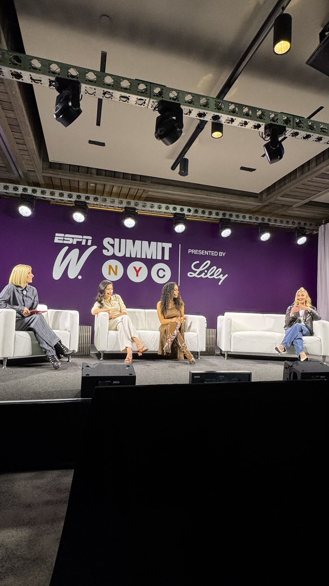 michelemammen's tweet photo. Always building and never finished growing women's sports, with @espnw leading the charge 📈 https://t.co/igurIdCIKf