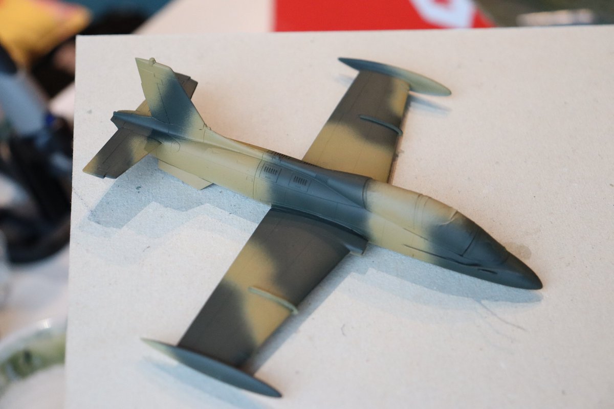ifypify's tweet photo. Mig and Aeromacchi main paint schemes done. Time to varnish and decal/transfer.
*and some more small bits
Managed to make neater airbrush transitions by using less thinned paint + less pressure. (dont have neat airbrush nozzle so improvization was the mood)
#JustForFunScaleModels https://t.co/RmxYJxvH4i