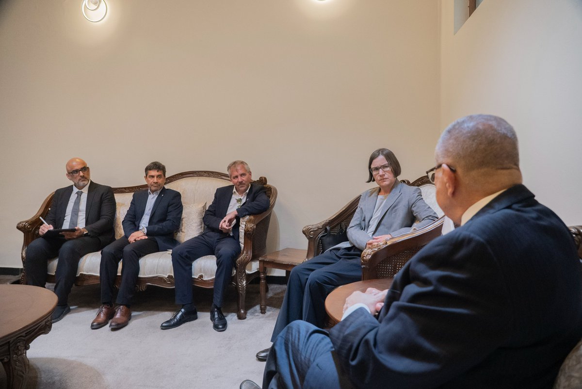 ICRC_IQ's tweet photo. 📍Baghdad
@ICRC President, Mirjana Spoljaric, met the President of IRCS, Dr. Yassin Al-Mamouri.
They underscored the added value of the 2 institutions &amp; discussed strengthening coordination to address humanitarian needs facing conflict-affected communities in Iraq &amp; the region. https://t.co/o2u288ypnv