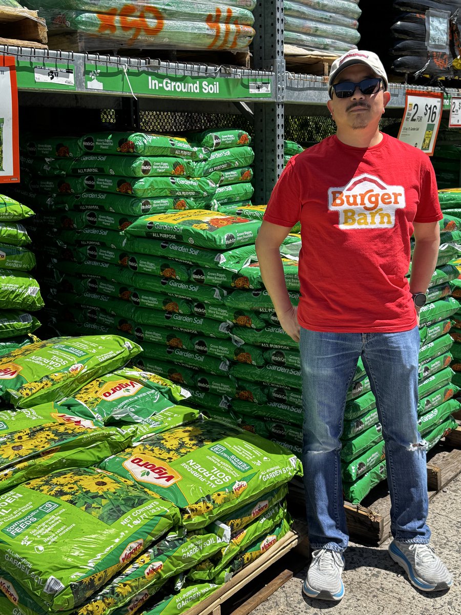 ciscole's tweet photo. Starting to get my land plot ready to supply Burger Barn with top quality crops. @InfinityRisingX #InfinityRising https://t.co/0rRdtQFOjH