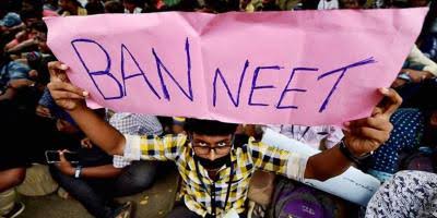 AaladaMara's tweet photo. #NEET ಇರೋದೇ, ಕನ್ನಡದ ಮಕ್ಕಳ ಬದುಕನ್ನ ನೀಟಾಗಿ ಬೀದಿಗೆ ತರೋಕೆ.
ಇದರ ಎದುರು ಸೊಲ್ಲೆತ್ತುವ ಒಬ್ಬೇ ಒಬ್ಬ ರಾಜಕಾರಣಿ ನಮ್ಮಲ್ಲಿ ಇಲ್ಲ!!
#ನಮ್ಮನಾಡು_ನಮ್ಮಆಳ್ವಿಕೆ https://t.co/ueAZrbsfYH