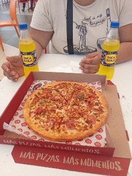 JuanSilvanaSW's tweet photo. Dandonos un gustito en el mall plaza Trujillo...hoy estamos libres parejas que quieran salir nos pueden hablar. Si hay buenos planes estamos disponibles 😈🔥🥃 https://t.co/OKclNPJgZz