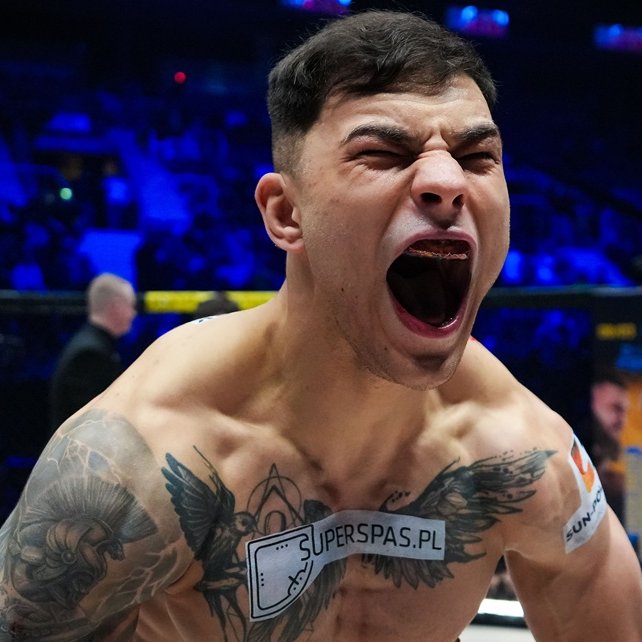 InTheCage.pl tweet media