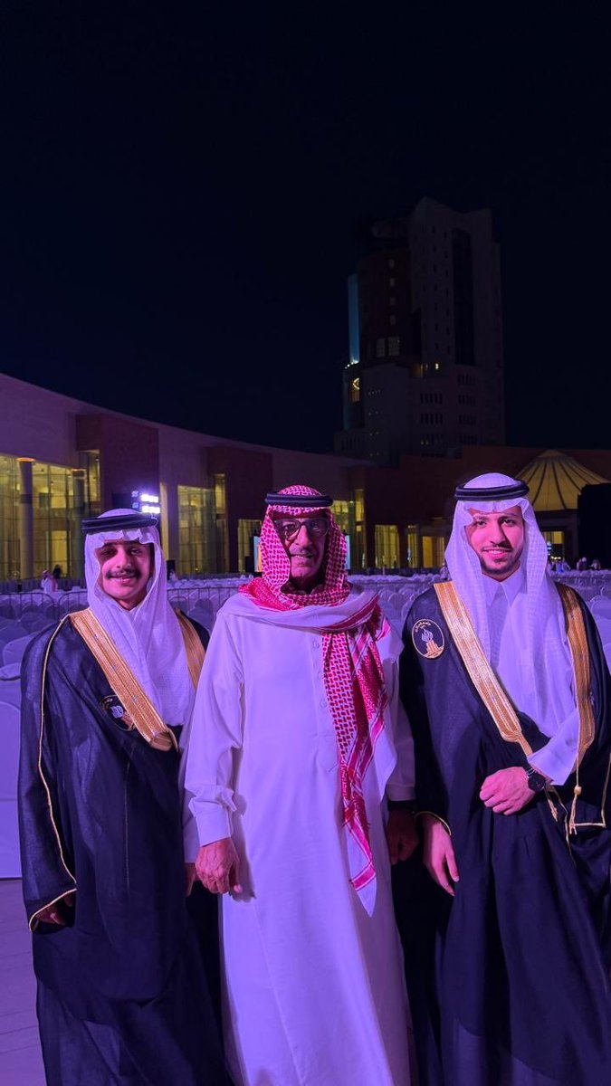 alfteeh06's tweet photo. تخرج الأبناء من جامعة حائل

عبدالسلام نومان الفيح/تخصص ادارة أعمال

خالد بشير الفتيح/تخصص الرياضة والنشاط البدني

ألف مبروك التخرج! اللهّم اجعل التعب أجراً، والجهد بركةً، والختام توفيقًا يُبهج القلب. تخرجكم رفع راسنا كلنا، وفرحة النجاح لا تصفها كلمات، نسأل الله لكم دوام التفوق https://t.co/WYZNnR0WOw