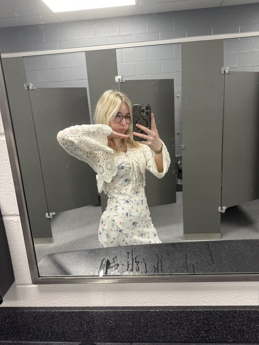 goddess lynn 💸 tweet media
