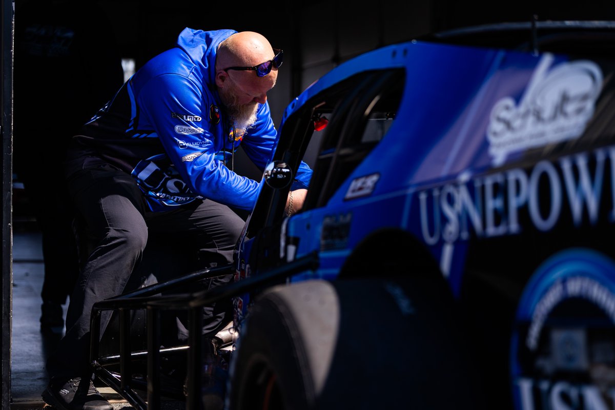 PatrickEmerling's tweet photo. Dale has her dialed up for @seekonkspeedway this Saturday night! 🎆

First of two stops at the third-mile bullring for the year with the @NASCARRegional Whelen Modified Tour. 

📺@FloRacing at 8PM.

📸 @tmracephoto https://t.co/f7cwDYPOu9