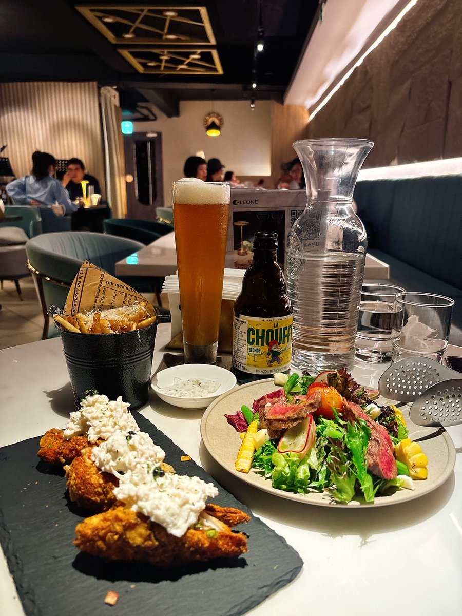 Santpeople's tweet photo. Leone Restaurant &amp; Bar (Taipei) https://t.co/ML8uD2SKNp