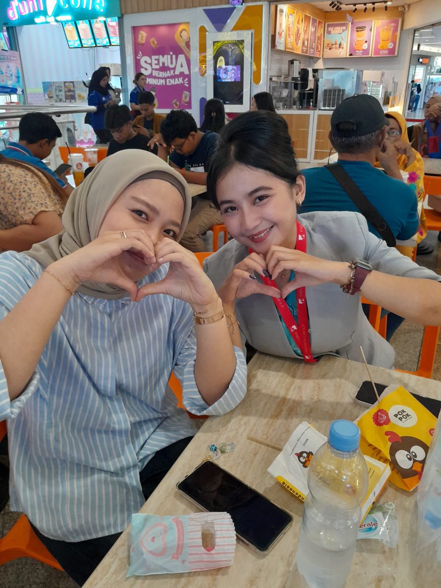 xfakexlitax's tweet photo. Miss both💗🥹 sering2 nyamperin aku yah kalian🥹🫶🏻🫶🏻 https://t.co/4m3aqBmmDF