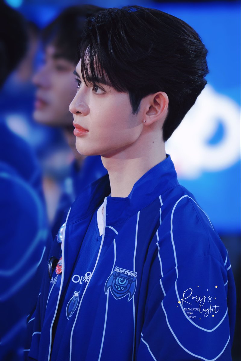 Rouduoduoshoudq's tweet photo. 是怎么把帅和好看融合在一起的呢🧐

DEXX IN OLYMPOP2026
#OLYMPOP2026DAY
#OLYMPOP2026xDMD
#JamesSu 
@Jamessu_w https://t.co/yTQgHl69nU