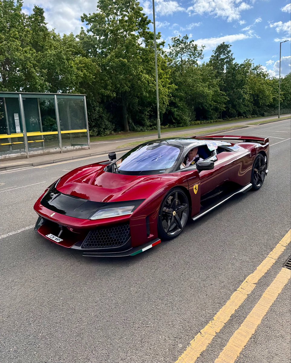 Helen tweet media