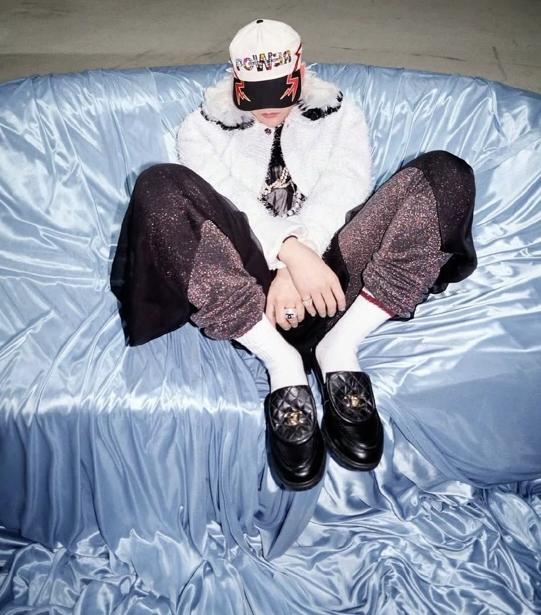📈|🐉] G-DRAGON agora tem 31 capas da Vogue, o 2º maior número