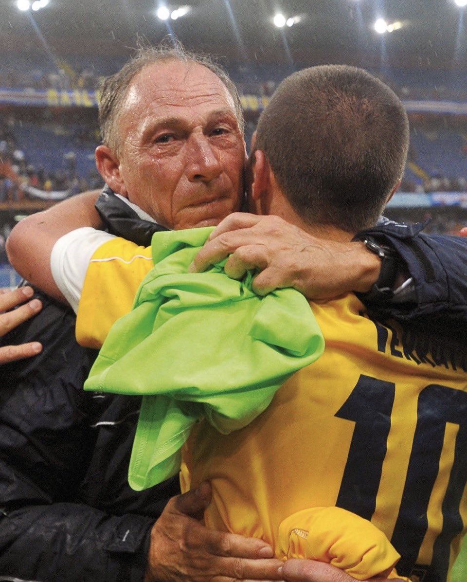 ps791970's tweet photo. 7️⃣9️⃣ 🎂 candeline❗️

#BuonCompleanno al Mister Zdenek #Zeman, uno dei più leggendari #allenatori della storia del calcio italiano e anche del #PescaraCalcio 🐬⚽️🥅

#PaoloSinibaldi https://t.co/STr84pUmeN