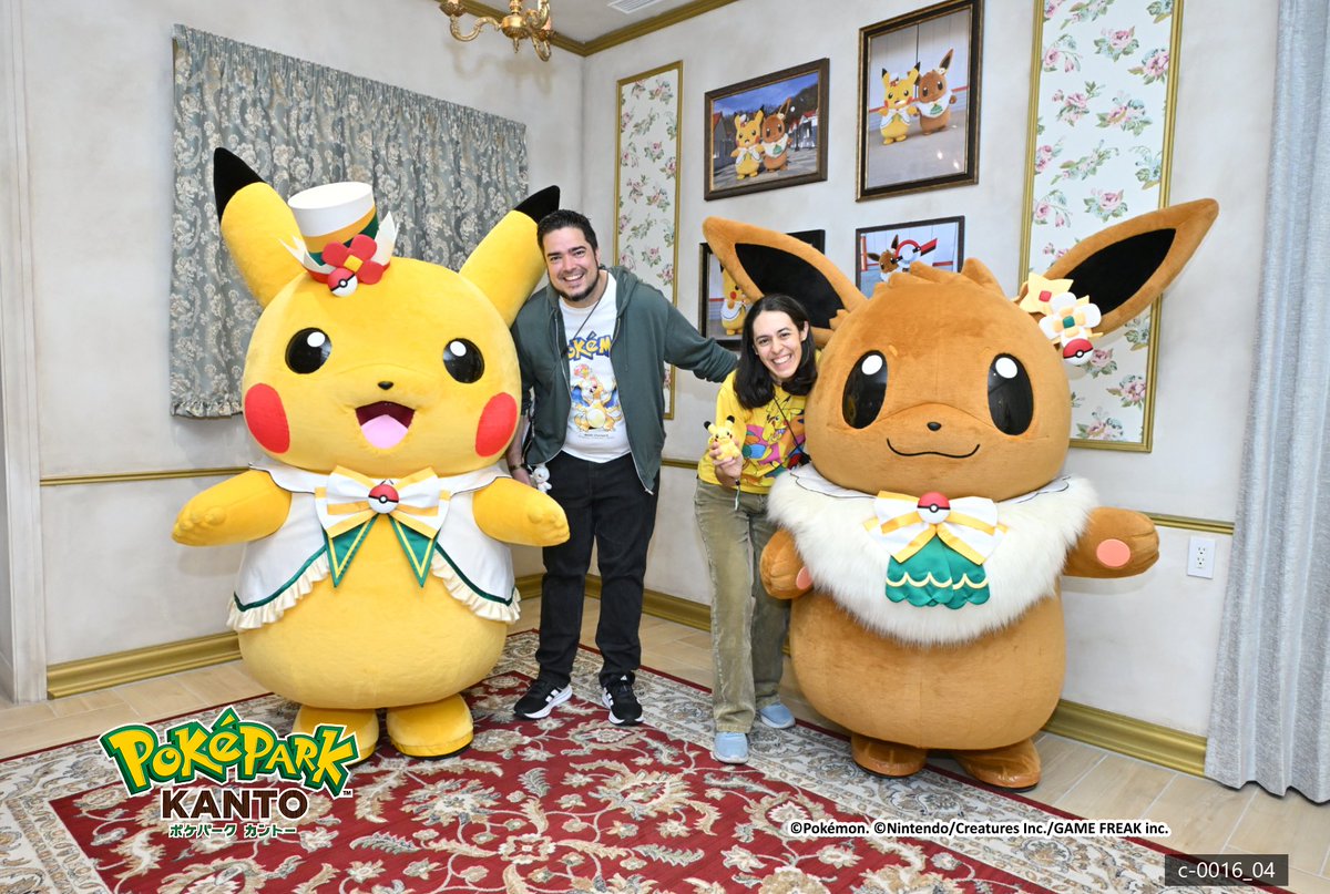 Klamus's tweet photo. Tuvimos sesión de fotos con Pikachu &amp; Eevee #pokeparkkanto #Pokémon https://t.co/b4cYWg3gah