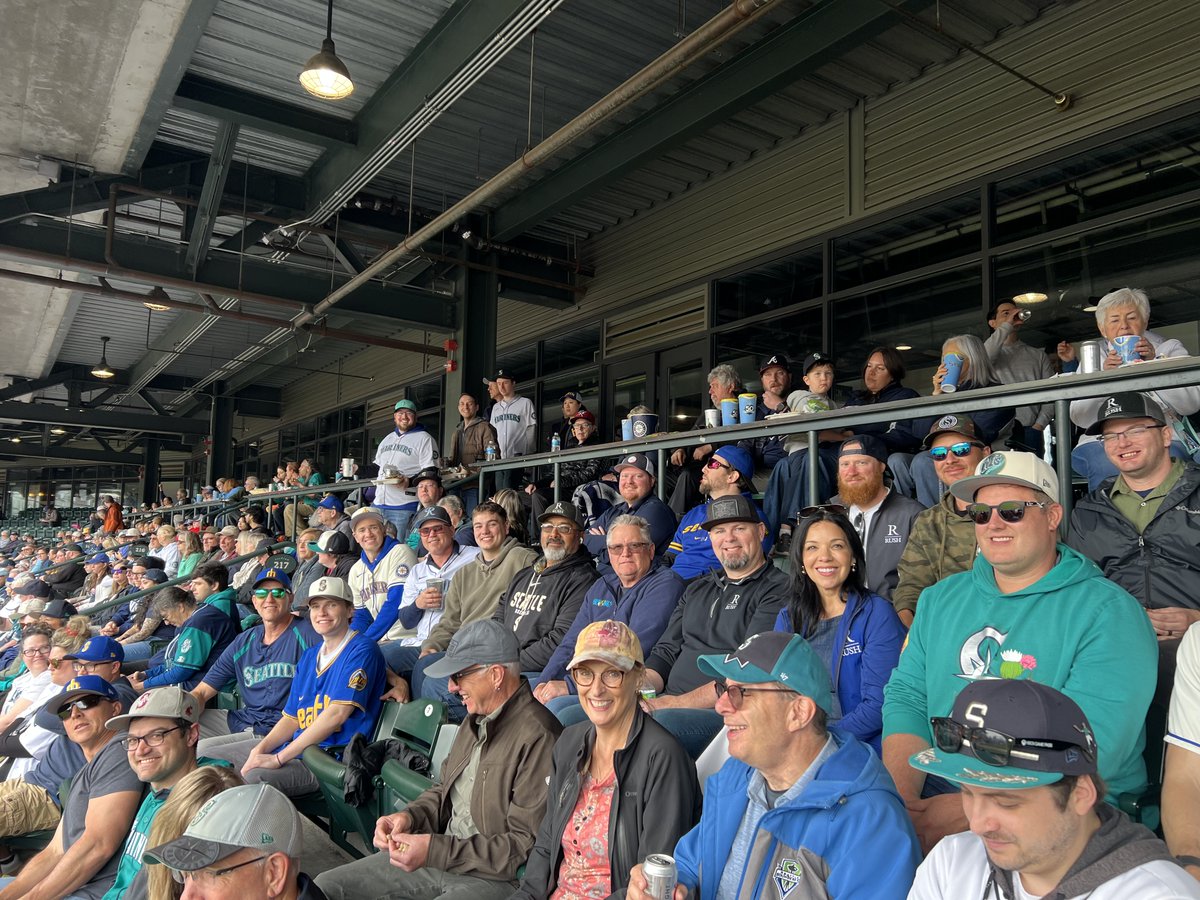 RushCompanies's tweet photo. Last week, Rush Commercial Construction team members from Ninebark Apartments and Bradley Heights, along with Shared Services, headed to T-Mobile Park to watch the @Mariners beat the Braves 3–1. ⚾

A fun afternoon of laughs, team spirit, and time together outside of work. 🙌 https://t.co/en1F9Bswyw