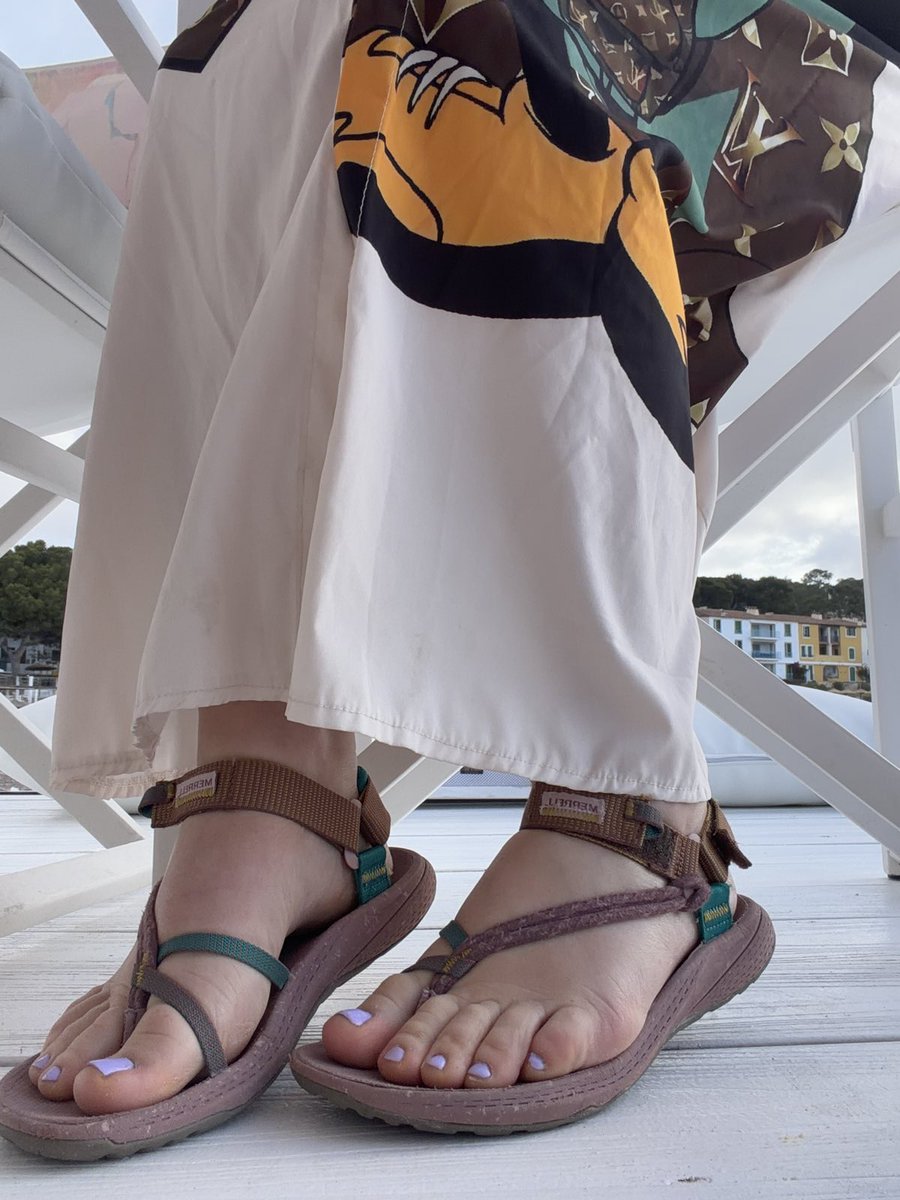 DivineArchM's tweet photo. Evening sandal worship in Mallorca 🌅💜  

These purple toes have been walking all over the island in my favorite sandals all day… now they’re tired, a little sandy, and extremely demanding.  

Would you drop to your knees right here on the deck and kiss every single toe through the straps? Or would you beg to take the sandals off with your teeth and clean my soles with your tongue?  

Tell me exactly how you’d serve these feet tonight 👅  
First $15 tribute in bio gets priority attention + personal voice note from Mallorca 😈  

#FootFetish #Findom #Femdom #SweatyFeet #SoleWorship #PurpleToes #SandalWorship #BeachFeet #Paypig #GoddessFeet #MallorcaGoddess #TeaseAndDenial #FootSlave 

@rt_feet @rtsubbi @nadybiggy @justaslave15 @gogo30033973