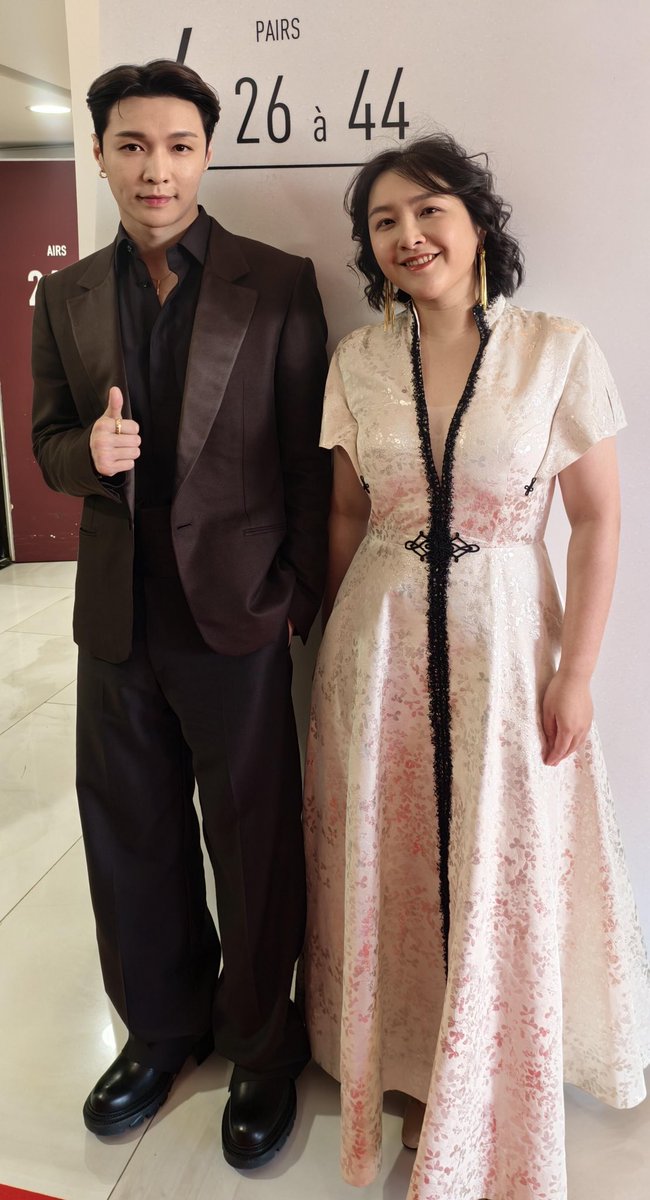 Chuchouxxing's tweet photo. 260512 The 79th Cannes Film Destival 

📸 คุณจางอี้ชิง @layzhang CHINA NIGHT
Global Communications Ambassador

#LAY_Cannes2026  #Yixing @lay_studio Cr. 慕雅教演讲 China Night team https://t.co/IIHEiIURqs