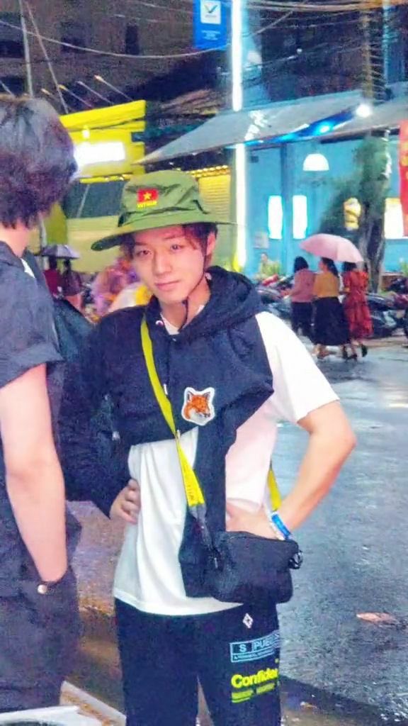 05299jihoon's tweet photo. 아니무슨아즈씨가계시지 https://t.co/zgZNonbocG