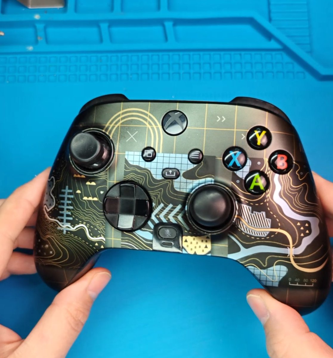 StickFix tweet media
