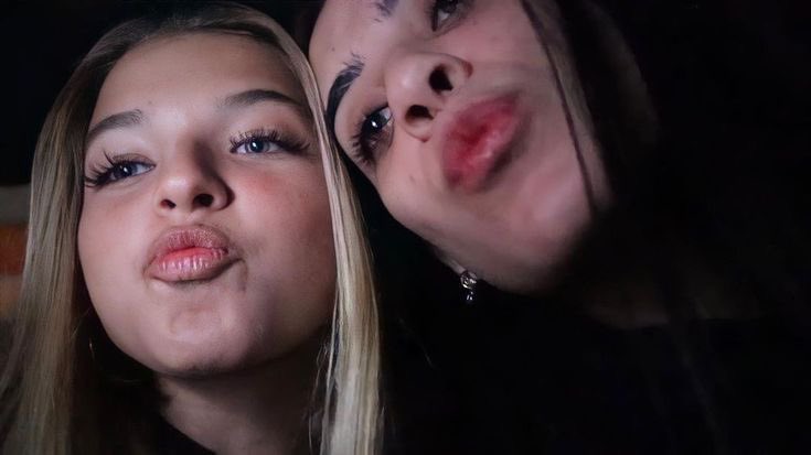 meu passado sombrio é não ter superado elas sendo que elas nunca tiveram nada além de tudo oq eu criei na minha cabeça