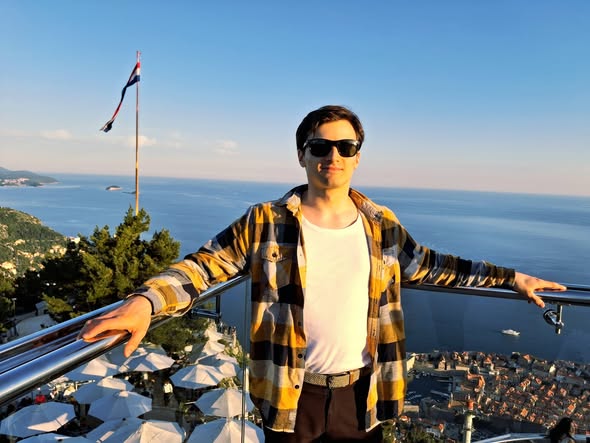 Otr_Wojcik's tweet photo. When mentioning this year's #ThreeSeasSummit and #BusinessForum ๐, I cannot miss #Dubrovnik in southern #Croatia โฌ๏ธ๐ญ๐ท
This is the #second #time this event has been held in one of the pearls of the #Adriatic ๐๐
This #urban #center ๐ was founded in the 7th century. I got to know the history and #atmosphere of Dubrovnik ๐ญ๐ท even better by strolling through its #OldTown and the #city #walls that surround it. Another unforgettable experience for me was riding the local #cablecar ๐ and admiring the city from #Srฤ #Hill ๐โโ๏ธ
Dubrovnik was probably one of the most obvious #Croatian cities ๐ญ๐ท๐ to host this year's #3SI Summit and Business Forum ๐
Here, #culture, #history, and a #strategic #location ๐งญ are perfectly blended with #modernity and 21st-century #regional #cooperation, essentially the #ThreeSeasInitiative. ๐๐ฆ๐น๐ง๐ฌ๐จ๐ฟ๐ช๐ช๐ฌ๐ท๐ญ๐ท๐ญ๐บ๐ฑ๐น๐ฑ๐ป๐ต๐ฑ๐ท๐ด๐ธ๐ฎ๐ธ๐ฐ
Stay tuned! ๐คธ