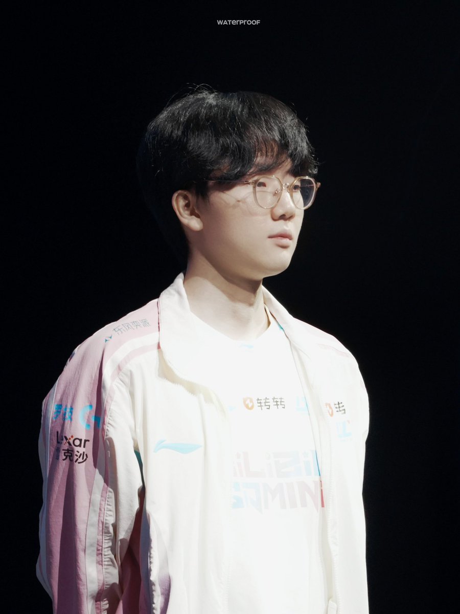 WaTerProofff_'s tweet photo. 20260418&amp;0512

✍️

#VIPER #바이퍼 #박도현 https://t.co/ow6n7vnCMY