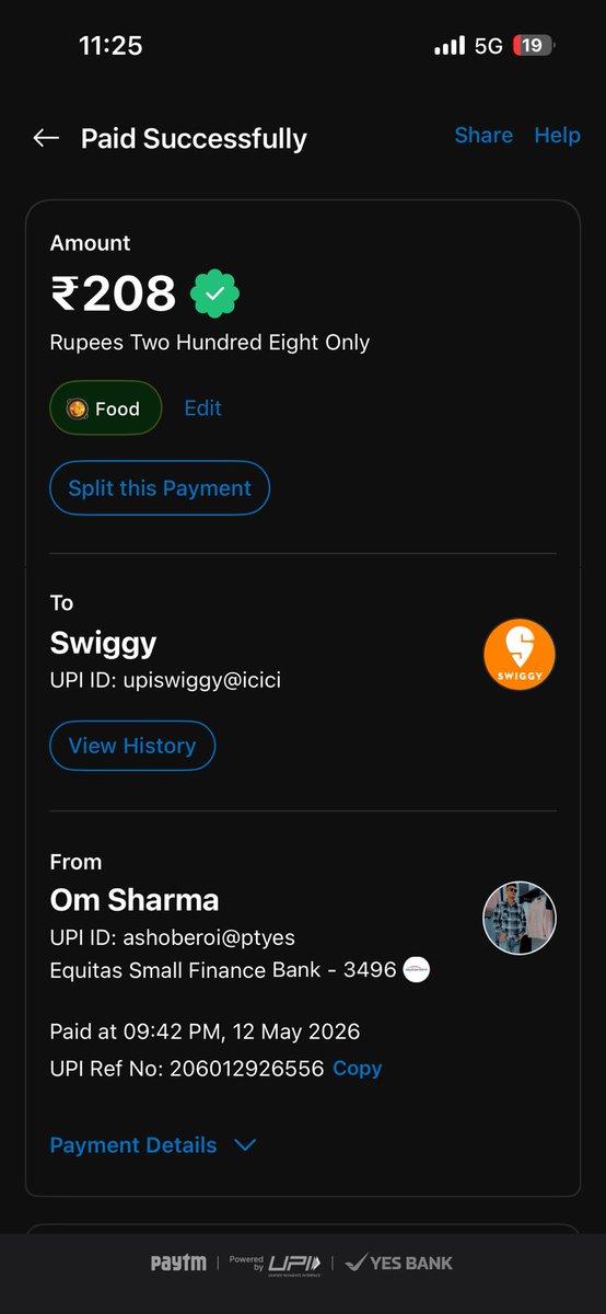 AshOberoi's tweet photo. @Swiggy @SwiggyCares order 237571965758493 यह ऑर्डर बहुत देर से राइडर ले जा चुका बिना रेस्टोरेंट से पिकअप करे और लोकेशन रेस्टोरेंट की ही आरी है और राइडर यहाँ पर नहीं है और मैं पेमेंट ऑनलाइन कर चुका हूँ https://t.co/ulN6w85YyD