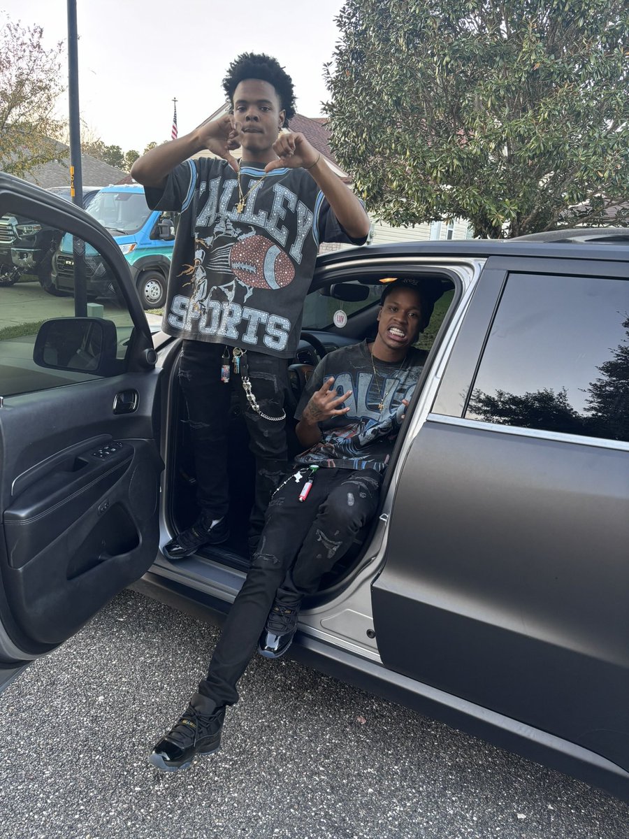 AFNF95's tweet photo. You gone get snaked tryna hang around different blocks I know my city https://t.co/I3JMSsKo7A