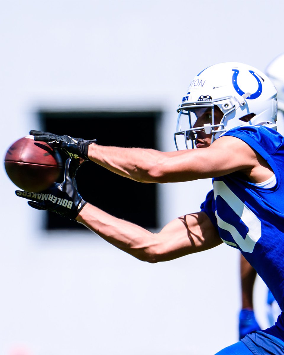 BoilerFootball's tweet photo. EJ's been putting in work in our state capital 📍

📸 @Colts x @_IssaLilGoat https://t.co/vUPMnS6UCG