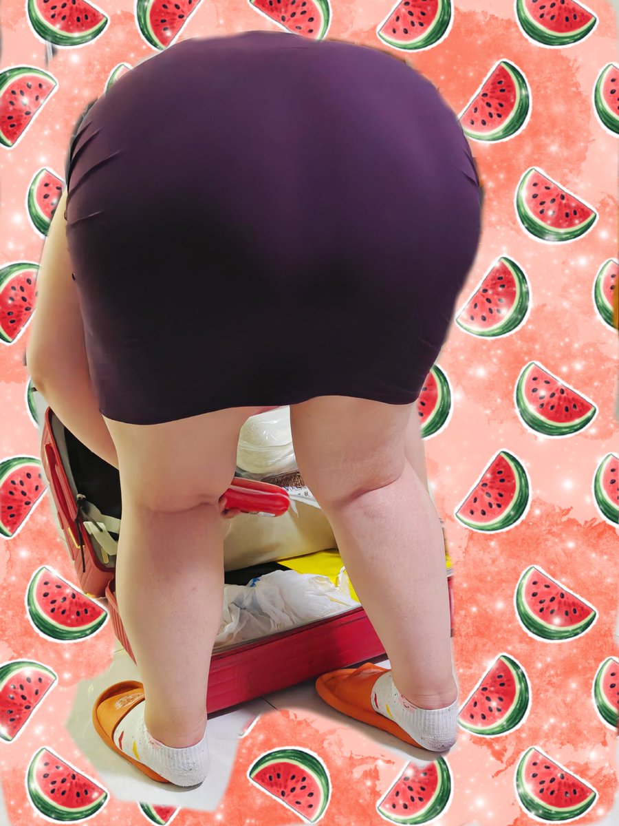 Beta_BBWlover's tweet photo. 咦？地铁站碰见一个大屁股胖妹，好喜欢，带回家爽一下吧 
#BBW #肉感女 #肉肉女 #胖妹 #恋肥 #恋肥癖 #大屁股 #巨乳 #大奶 #粗腿 https://t.co/bQMThXXEL4