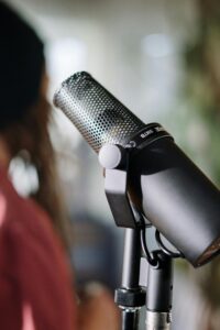 InformerMessage's tweet photo. Discover how on hold recordings can reduce caller frustration, improve service levels, and guide callers to the answers they want. https://t.co/RGUVdXCxXH #holdhappens https://t.co/hp6gi2rYRF