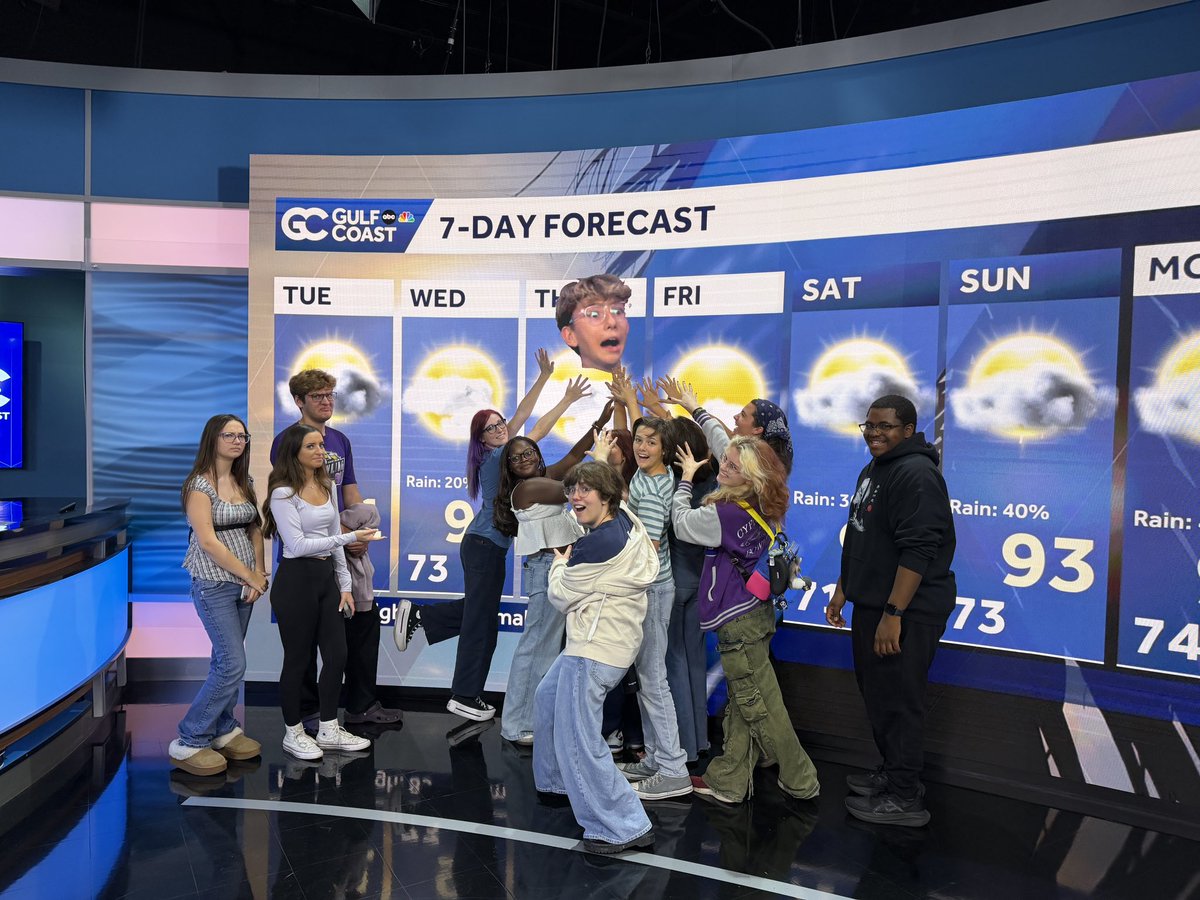 CLHS_Media's tweet photo. Thanks @GCNNow @LaurenHopeWX  and everyone else at the NBC/ABC news studio. Our Cypress Lake High School Media Majors had a great time seeing how their TV Production classes can turn into a variety of career options. @CypressLakeHigh @leecountycte @leeschools https://t.co/OUjwLv8c0s
