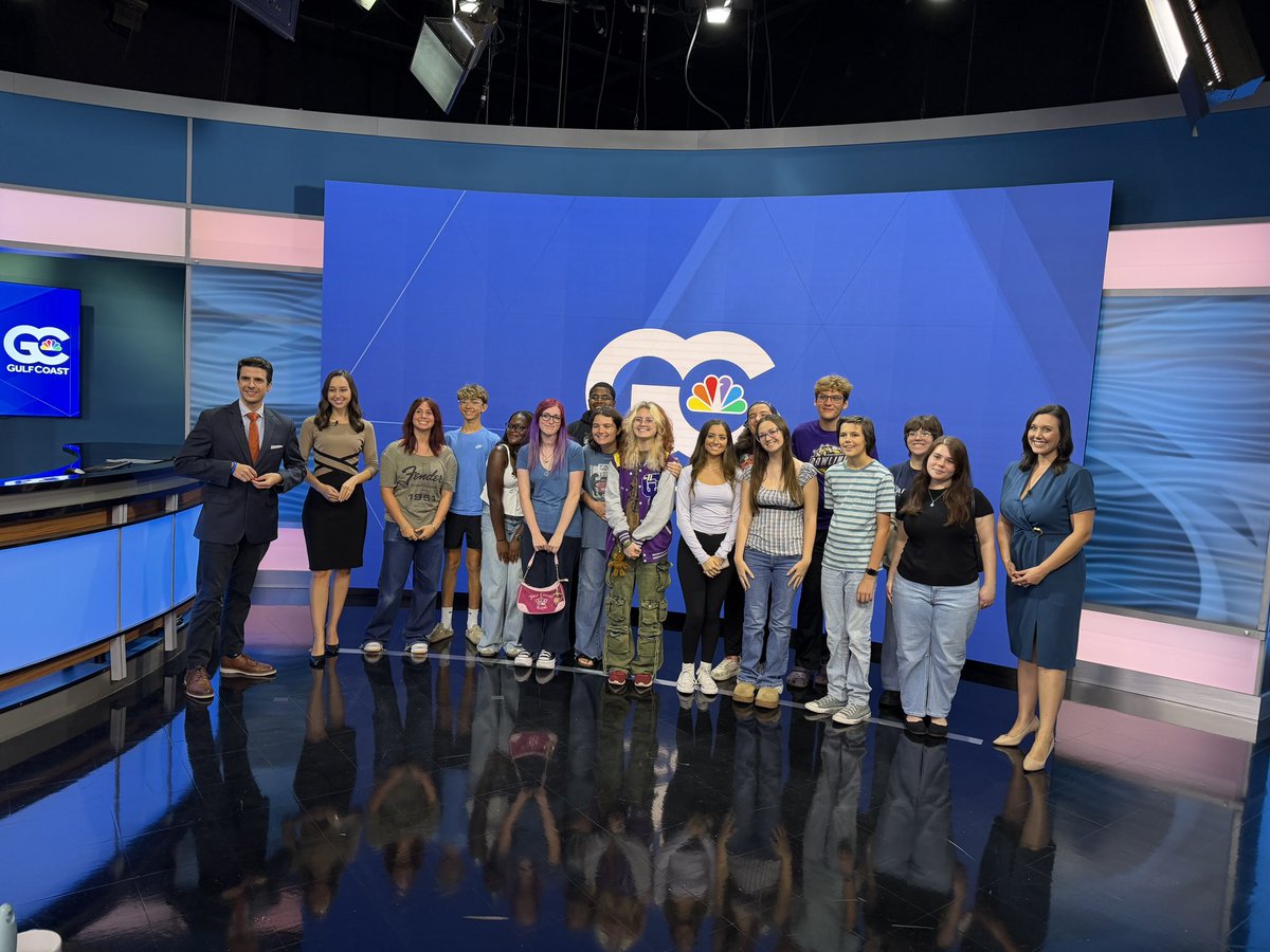 CLHS_Media's tweet photo. Thanks @GCNNow @LaurenHopeWX  and everyone else at the NBC/ABC news studio. Our Cypress Lake High School Media Majors had a great time seeing how their TV Production classes can turn into a variety of career options. @CypressLakeHigh @leecountycte @leeschools https://t.co/OUjwLv8c0s