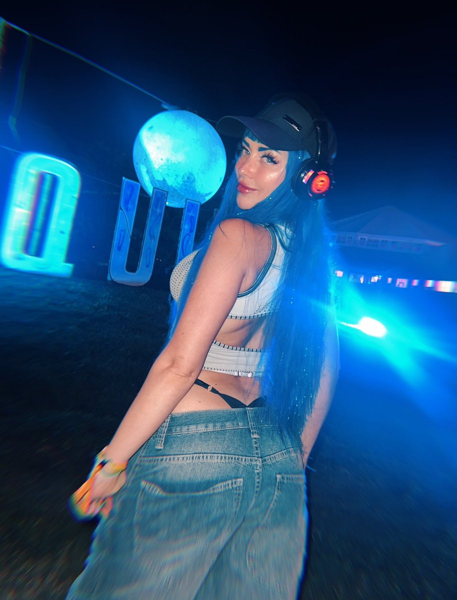 Jewelz Blu tweet media