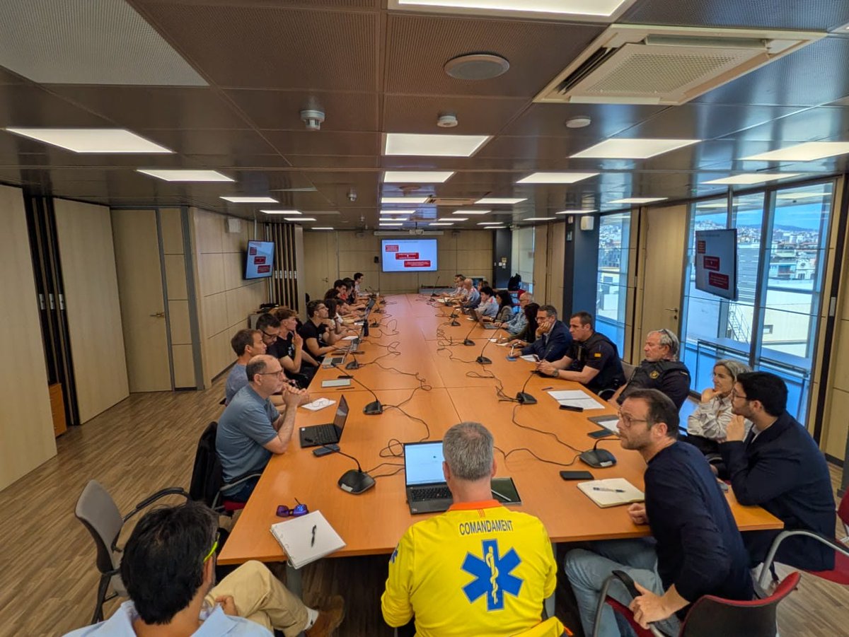 Protecció civil tweet media