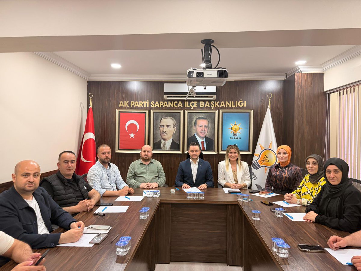 ak_sapanca's tweet photo. Haftalık olağan yönetim kurulu toplantımızı İlçe Başkanımız Şafak Başoğlu'nun başkanlığında, ilçe koordinatörümüzün katılımıyla gerçekleştirdik. 

Umudun, İcraatin ve Geleceğin Adı; AK Parti! https://t.co/ToCMNDlboV