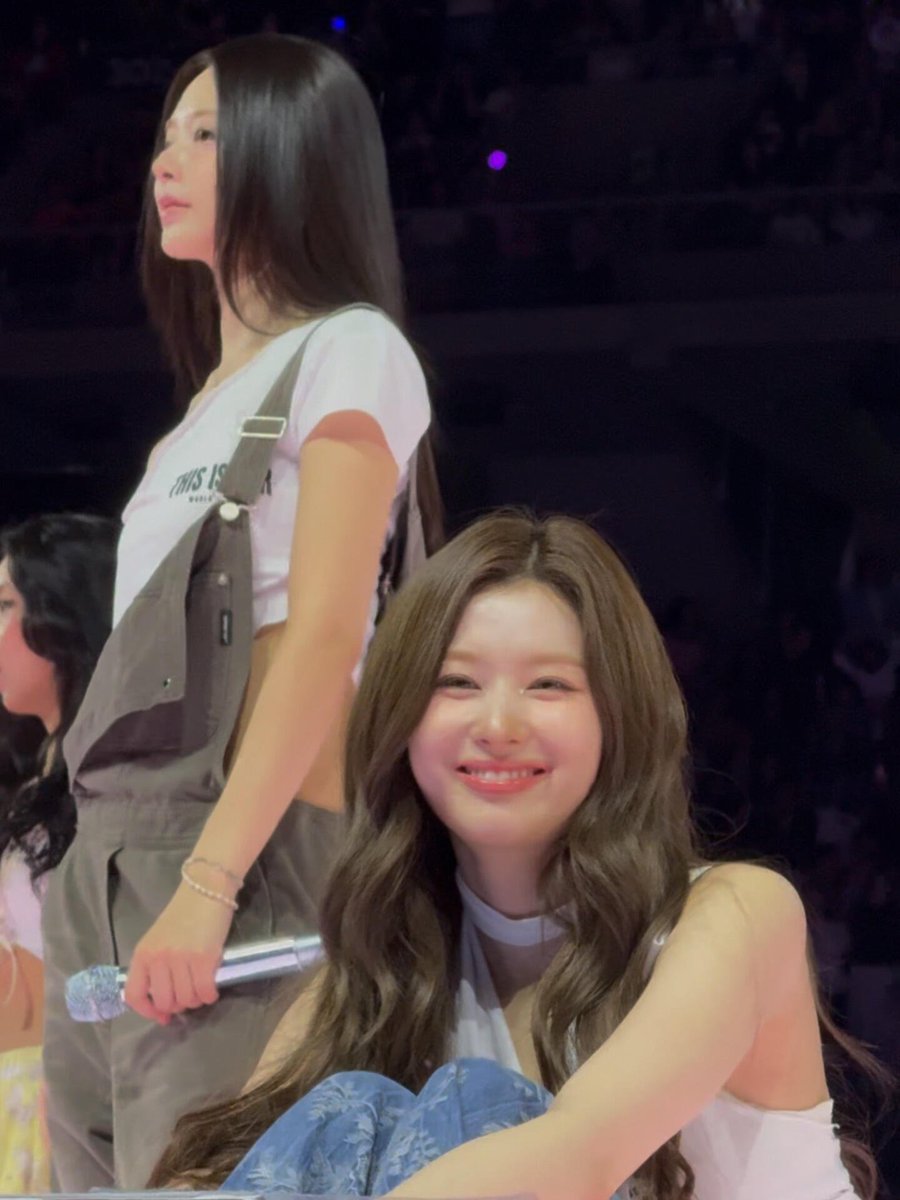 myouisharoonn's tweet photo. HER SMILE IS EVERYTHING 😭💜 https://t.co/WUuDutD5Tz