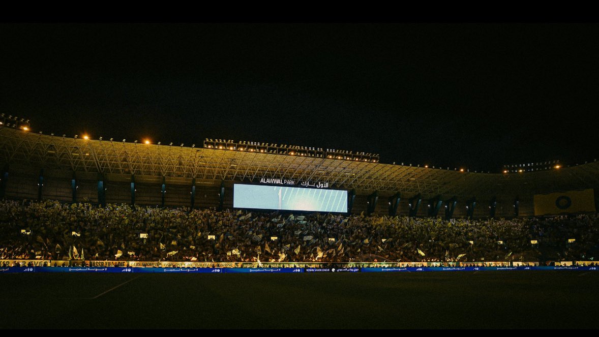 khal_f2's tweet photo. الهلالي له اسبوعين يتوعد انه يبي ياخذ الدوري من قدامي واخر شي تحجيم طول المباراة وهدف بدون اي مجهود من لاعبينهم ومحتفلين انه ماحسمنا الدوري ضدهم مع انه النصر بنسبة ٩٩٪ ماخذ الدوري بأذن الله وبالنهايه اذا حسمته على ظهرك ولا بدونك التاريخ راح يكتب ان النصر خذا الدوري وبس💛💛🏆⏳ https://t.co/traLxeuKbt