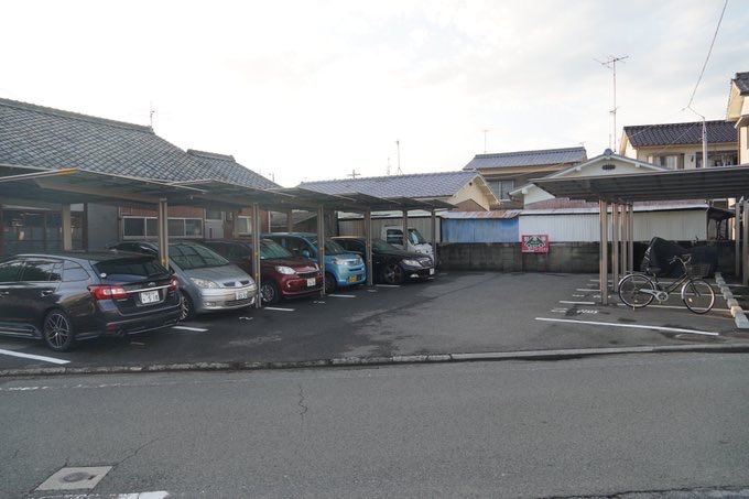 n4td2's tweet photo. 【松山市中須賀2丁目屋根付き月極駐車場】「①番」募集開始。
現在募集中の①番は、すぐにご利用可能です。
（※他の区画は6月より順次整備予定）
インボイス対応ですので、法人様のご契約もスムーズです。
大切なお車を安心してお預けいただける、ハイルーフ210cm屋根付きの貴重な1枠。
■賃料：9,159円（諸費用込）
■特徴：屋根あり・即入居可・インボイス対応
詳細・お申込みはパークダイレクトから。

【松山市中須賀2丁目】屋根付き月極駐車場「①番」募集開始。
現在募集中の①番は、すぐにご利用可能です。
（※他の区画は6月より順次整備予定）
インボイス対応ですので、法人様のご契約もスムーズです。
大切なお車を安心してお預けいただける、屋根付きの貴重な1枠。
■賃料：9,159円（諸費用込）
■特徴：屋根あり・即入居可・インボイス対応
詳細・お申込みはパークダイレクトから。

https://t.co/SPJlBQgJw5

#松山市 #中須賀 #三津浜 #月極駐車場 #パークダイレクト #法人契約 #インボイス対応 #屋根付き月極駐車場
#松山市月極駐車場
#松山市屋根付き月極駐車場
#屋根付き駐車場