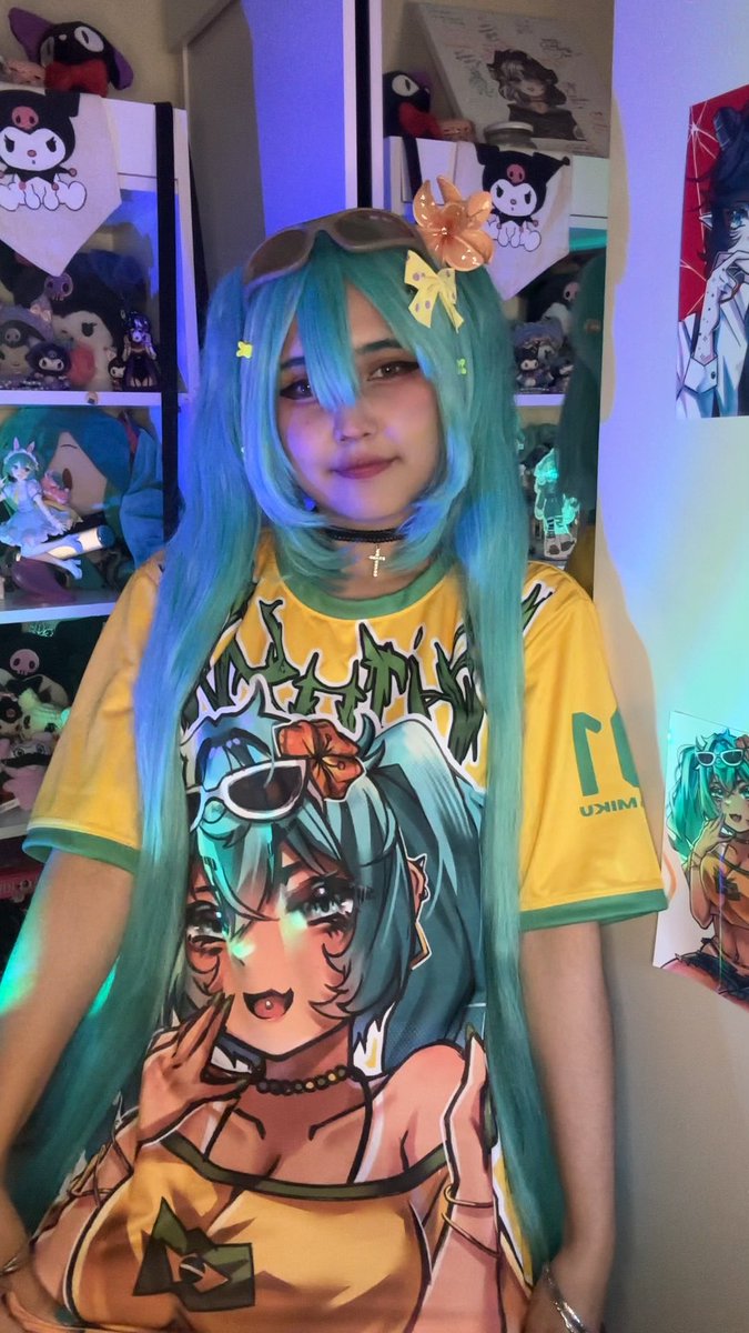 nithsy_'s tweet photo. E eu que fiz uma camiseta da Miku Br para a copa do mundo!? 💚✨ https://t.co/FRHFhiyUsM