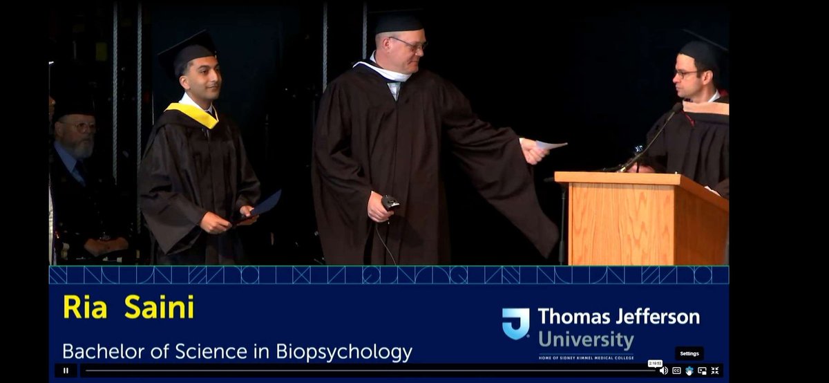 toobad4xbox's tweet photo. JUST GRADUATED YALL!!! (Here's some pictures) https://t.co/8lPq5gC9uZ