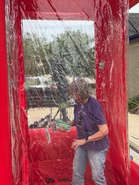 figfcu's tweet photo. Congratulations to the five raffle winners from our 90th Anniversary event in Overland Park! 💙
Alfrea P., Deanna M., Pam B., Abby D., Joe K.

“Glad I stopped by!” — one of our winners
Thank you, OP, for celebrating with us! #90YearsStrong https://t.co/EhlQ1CYcZQ